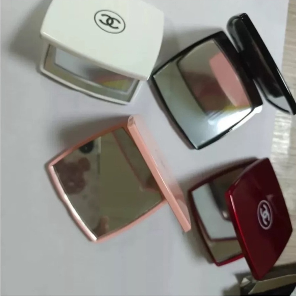 Chanel Pink Compact Makeup Case - Picture 11 of 16
